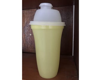 Juego de 3 botellas agitadoras Tupperware Quick Shake amarillas ~ Salsa para aderezos y salsas estilo vintage