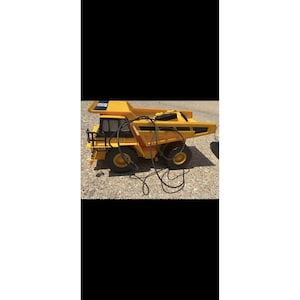 Plastic CAT (Caterpillar) 1/24 RC 770 ? Mining Dump Truck W Remote Kids Toy image 1