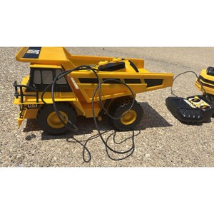 Plastic CAT (Caterpillar) 1/24 RC 770 ? Mining Dump Truck W Remote Kids Toy image 3