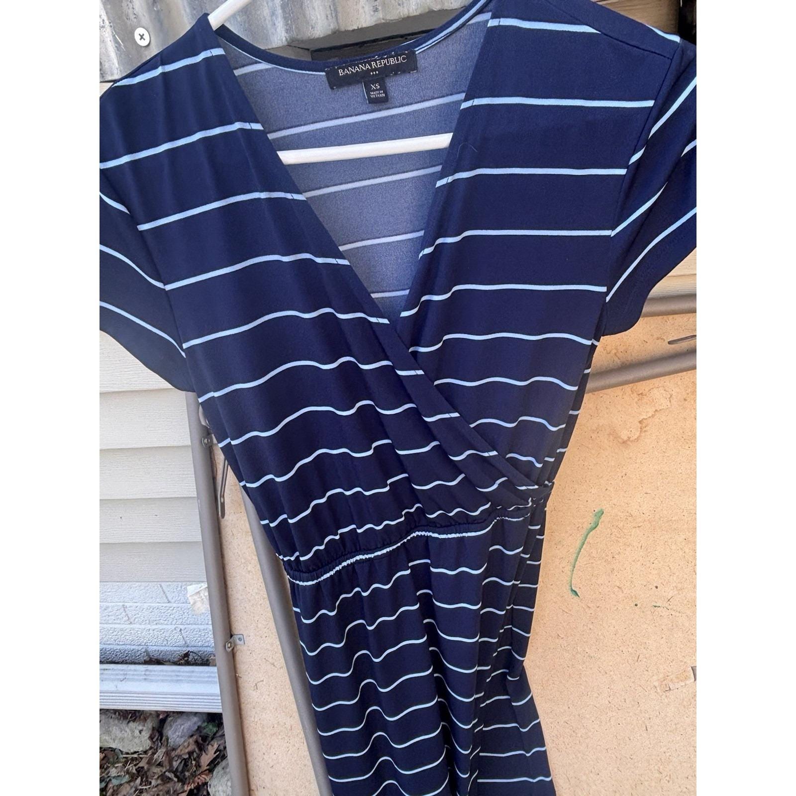 banana republic blue striped dress Banana Republic Blue Striped Sleeveless V-Neck Dress main image 0