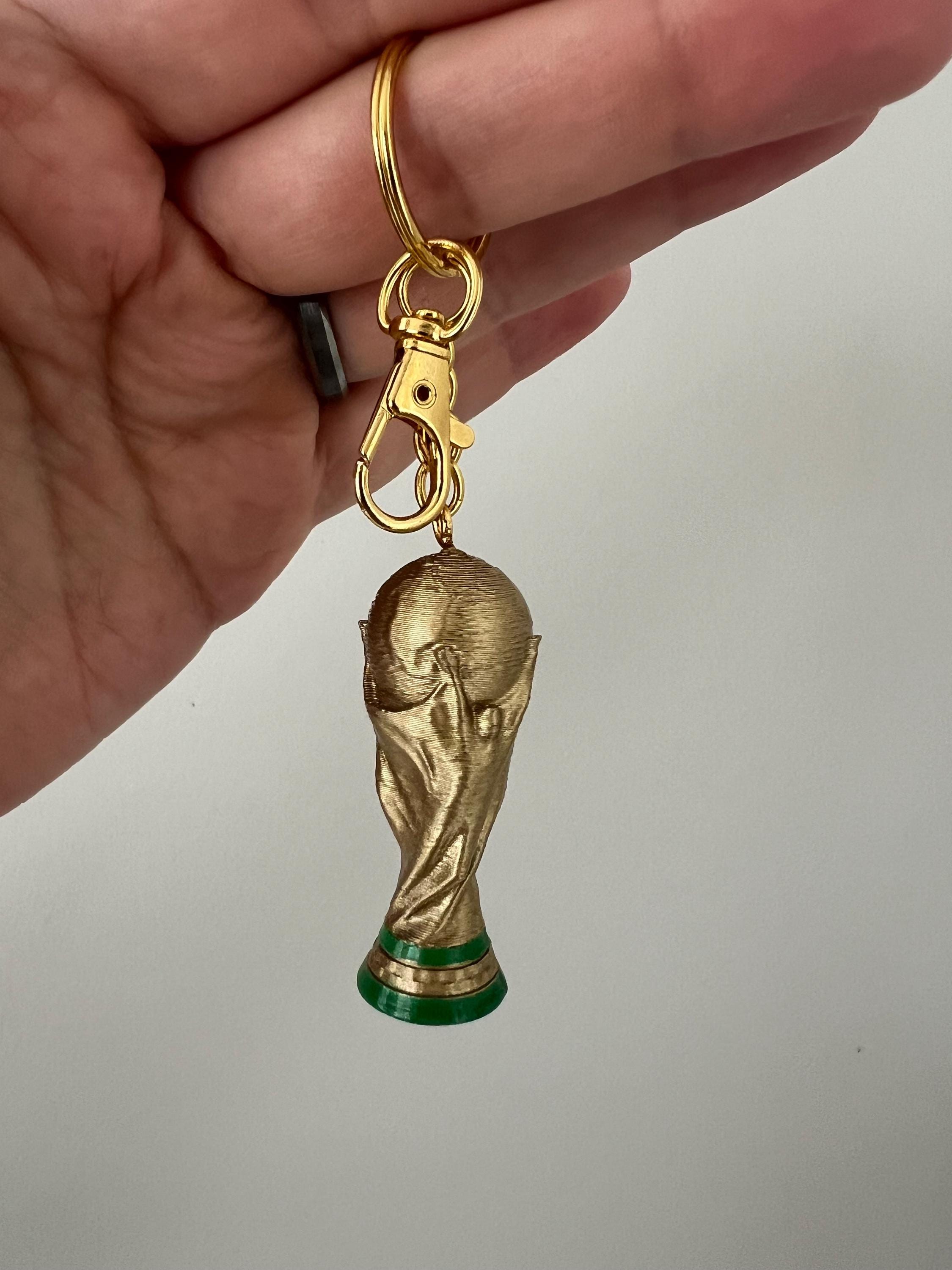 SPILLA PINS DISTINTIVO Stemma Simbolo Badge Crest Logo Milan Milano Argento EUR 4,30 - FR
