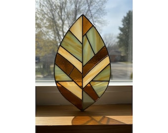 Molde digital para vitral com estampa geométrica de folhas, estilo botânico moderno, ideal para decoração de janelas. Faça você mesmo!