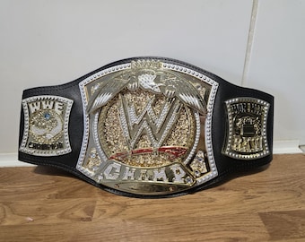 WWE アンディスピューテッド チャンピオンシップベルト、デラックス