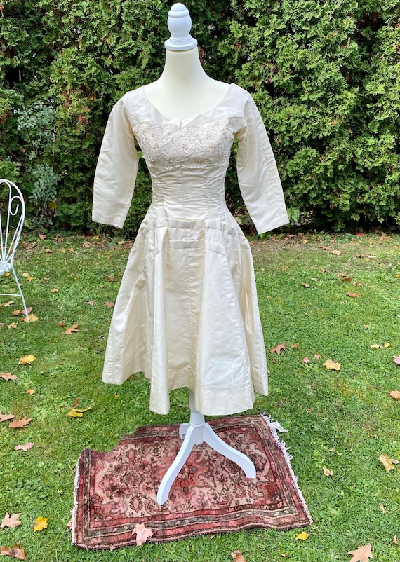 Vintage Satin Tea Length Short Sleeves Wedding Reception Dress Vintage Satin Tea Length Short Sleeves Wedding Reception Dress