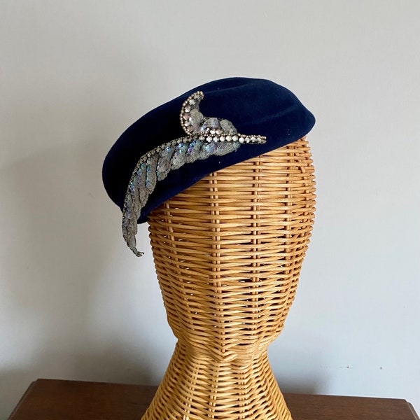 Vintage 1930s 40s Navy Blue Velour Tilt Beret Fascinator With Sequin Decoration,Made In Italy, Film Noir Style, Art Deco Hat,Gifts For Her