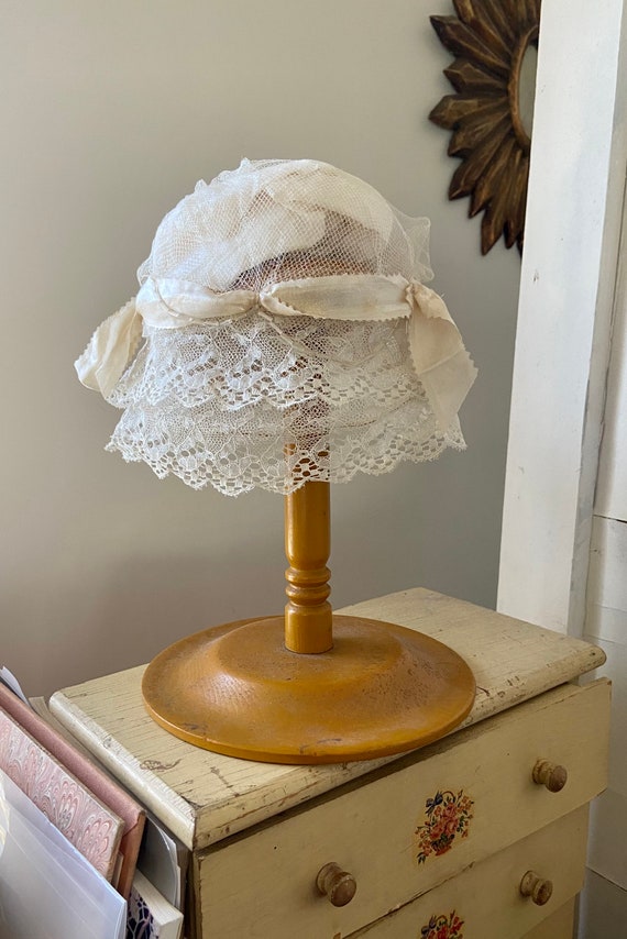 Antique 1920s Bridal veil cap with antique tulle v