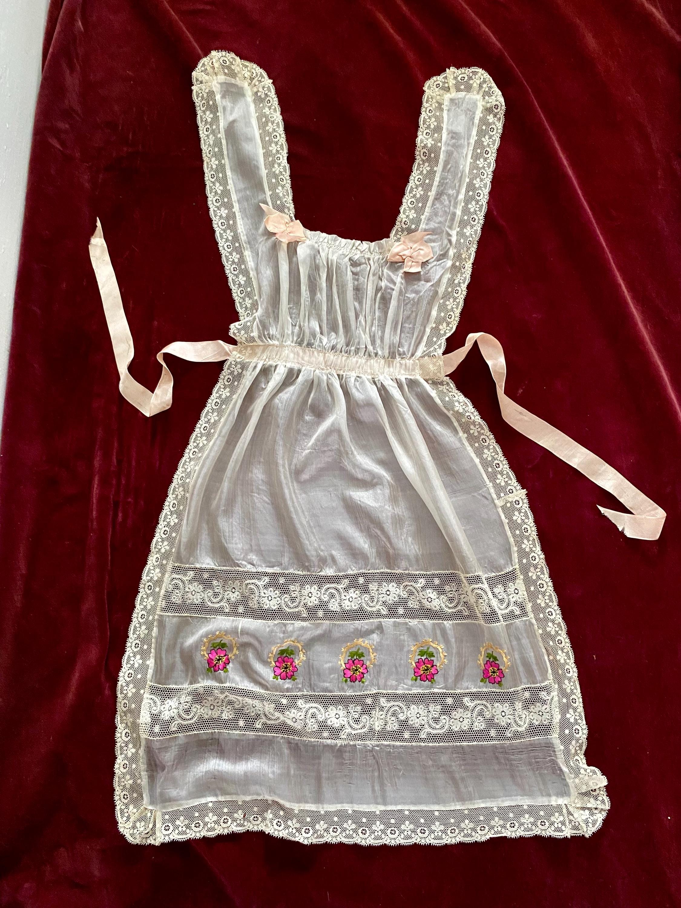 エプロン・三角巾 Handmade French Valenciennes Lace Apron Antique WWI Era French Silk Apron, Valenciennes Lace Trim, Mothers