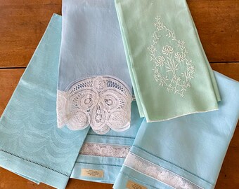 Vintage Irish Linen Hand Towels, 1940s Lace Trim, Set of 5