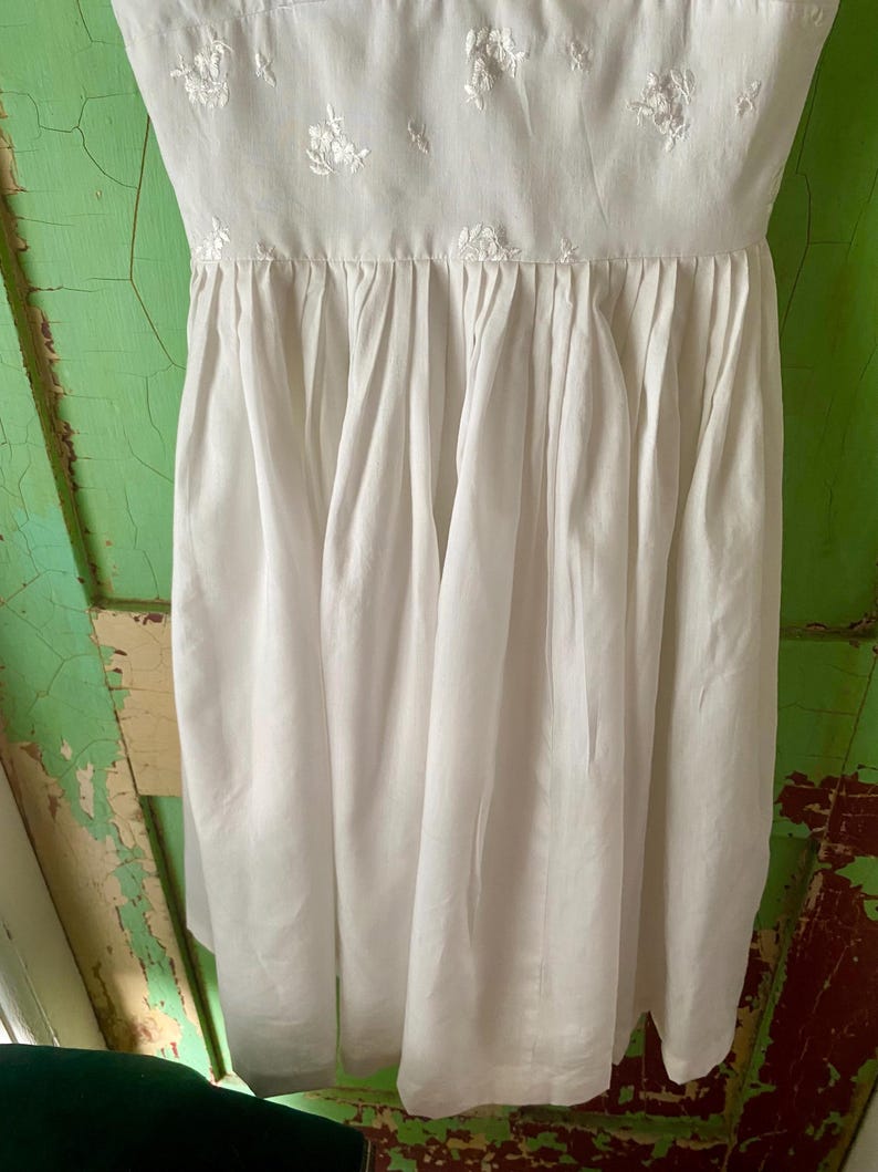 Vintage 1950s White Cotton Sundress,Fit and Flare, Size X Small, Retro Fashion,Boho Bride image 7