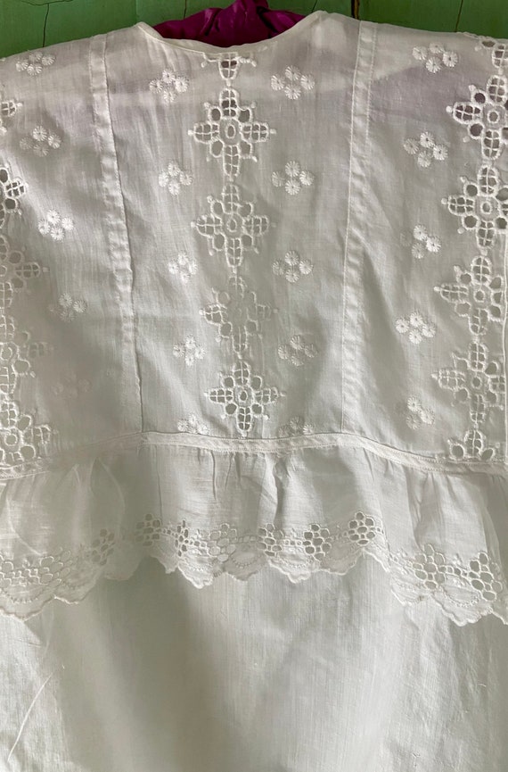 Antique Edwardian Ladies Blouse, ayershire lace, … - image 10