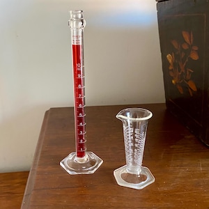 Vintage 2 Pyrex Kimax Glass Scientific Lab Medical Chem Measuring 