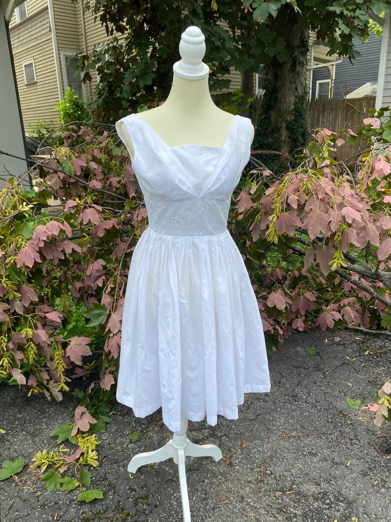 Vintage 1950s White Cotton Sundress,Fit and Flare, Size X Small, Retro Fashion,Boho Bride image 20