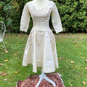 Vintage 50s Tea Length Wedding Dress Ivory Silk With Elaborate Lace and Beaded Bodice Reception Elope Short Wedding Dress Gown,Size Small