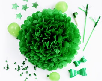 Kelly green paper pom pom party decorations various sizes for Wedding Birthday party baby shower bridal shower tea party decor Paper flowers