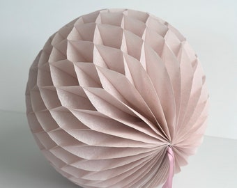 Décoration de fête boule en nid d'abeille en papier rose sombre Mariage rose foncé, enterrement de vie de jeune fille, fête d'anniversaire, décoration de baby shower, différentes tailles, respectueux de l'environnement