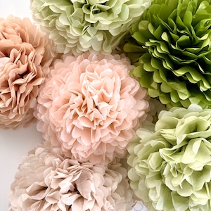 Set di pompon per il tè in stile pastello - Fiori di carta color rosa cipria, champagne e verde muschio - 10 pezzi - Decorazione rustica per matrimonio in stile boho, regalo per addio al nubilato