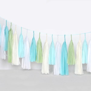 Pastel Serenity: Ghirlanda di nappe azzurre e verdi, Decorazione per matrimonio stravagante, Striscione con frange per baby shower, coda di palloncino