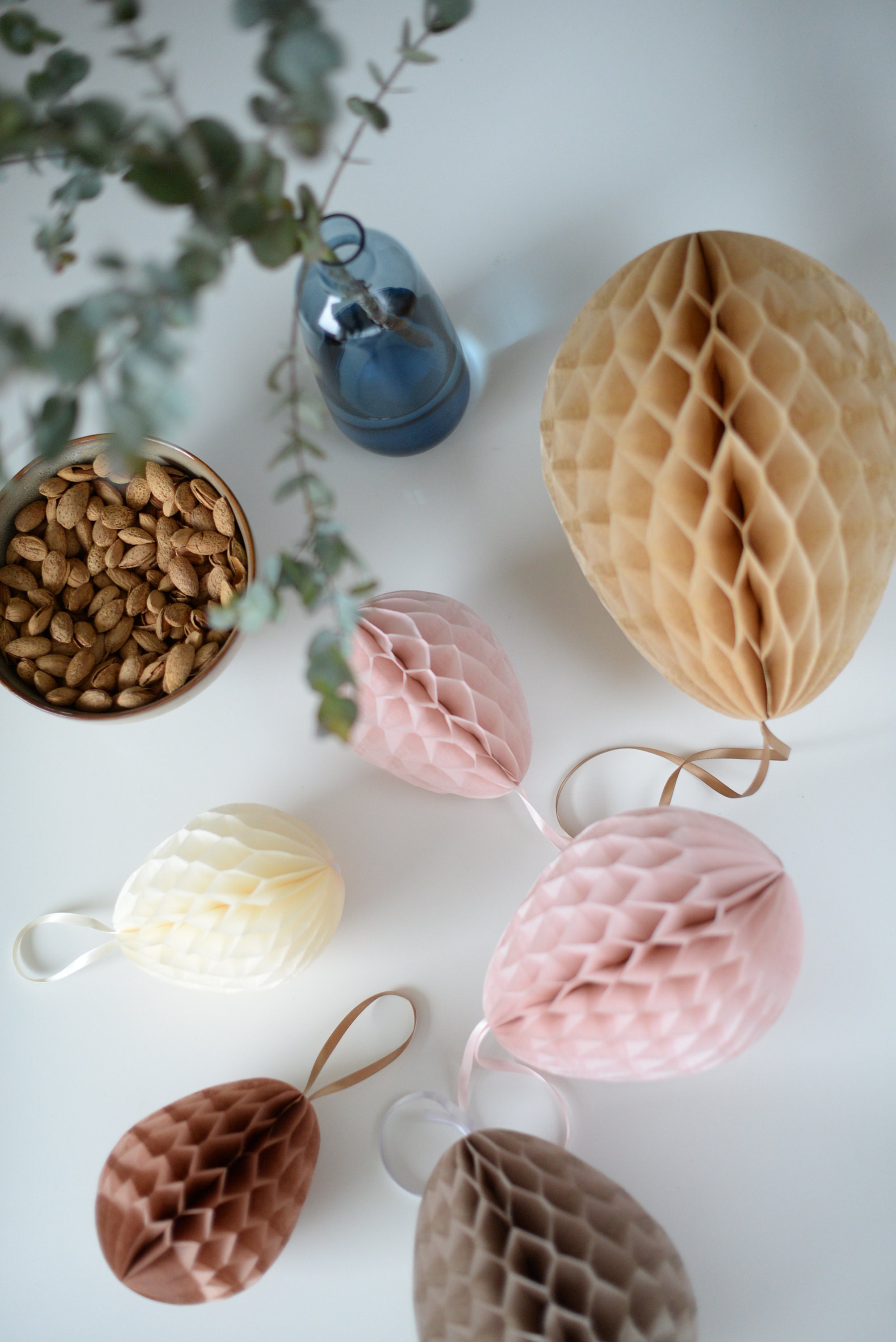 Oeufs de Pâques en Papier Rose Poussiéreux et Neutres | Décoration Rustique Décorations Pâques