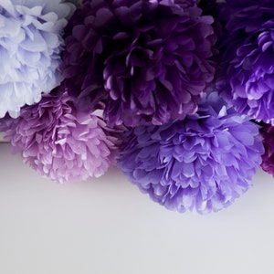 Set di pompon viola e lilla – 15 decorazioni in carta velina fatte a mano per cameretta, addio al nubilato, compleanno