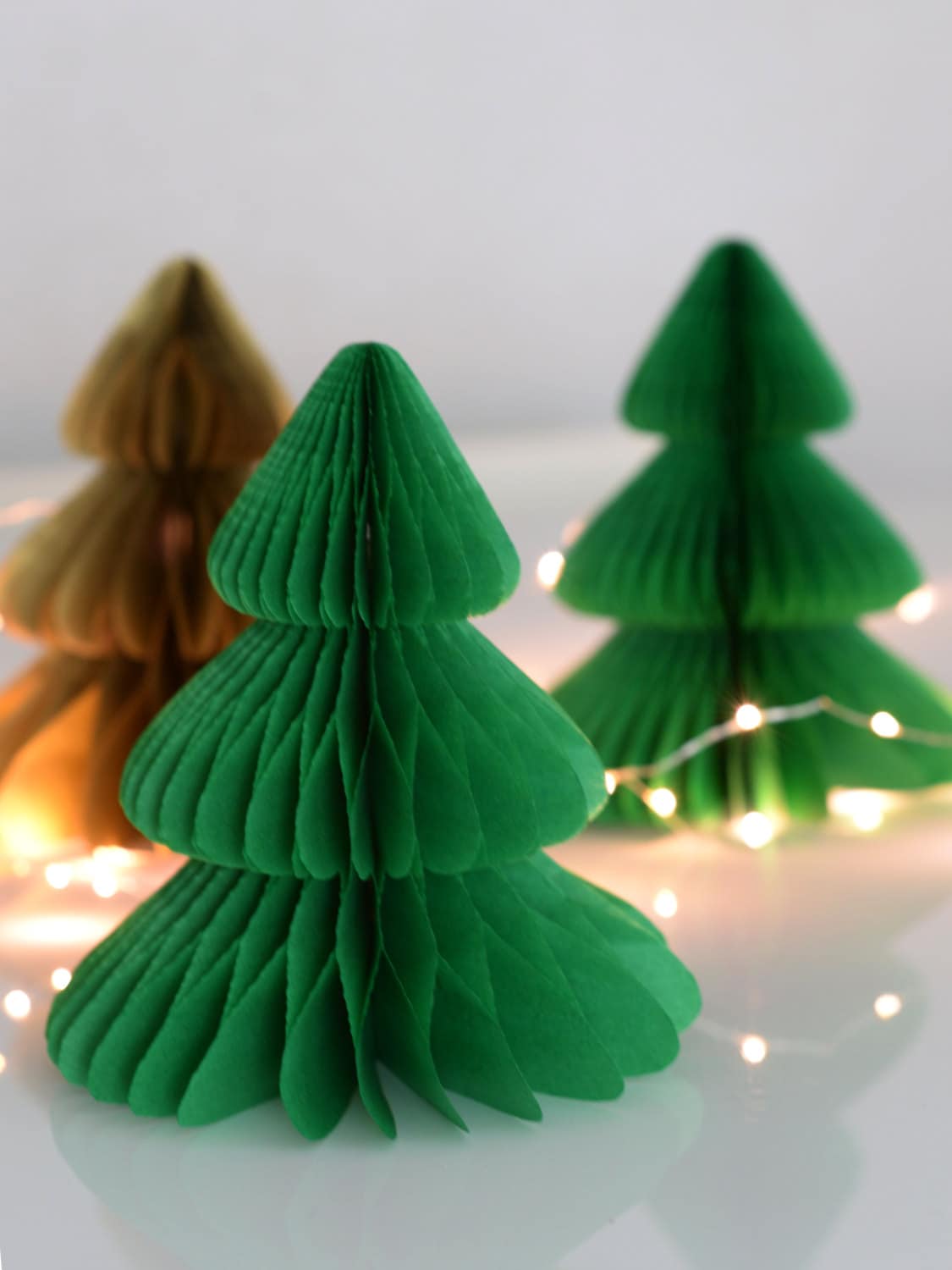 1pc Paper Honeycomb Decor With Christmas Tree Shape, Ideal For Christmas  Scene Decoration