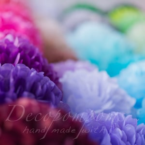 Set di 5 grandi pompon in tessuto / Set di 5 grandi fiori di carta / Decorazioni nuziali con pompon