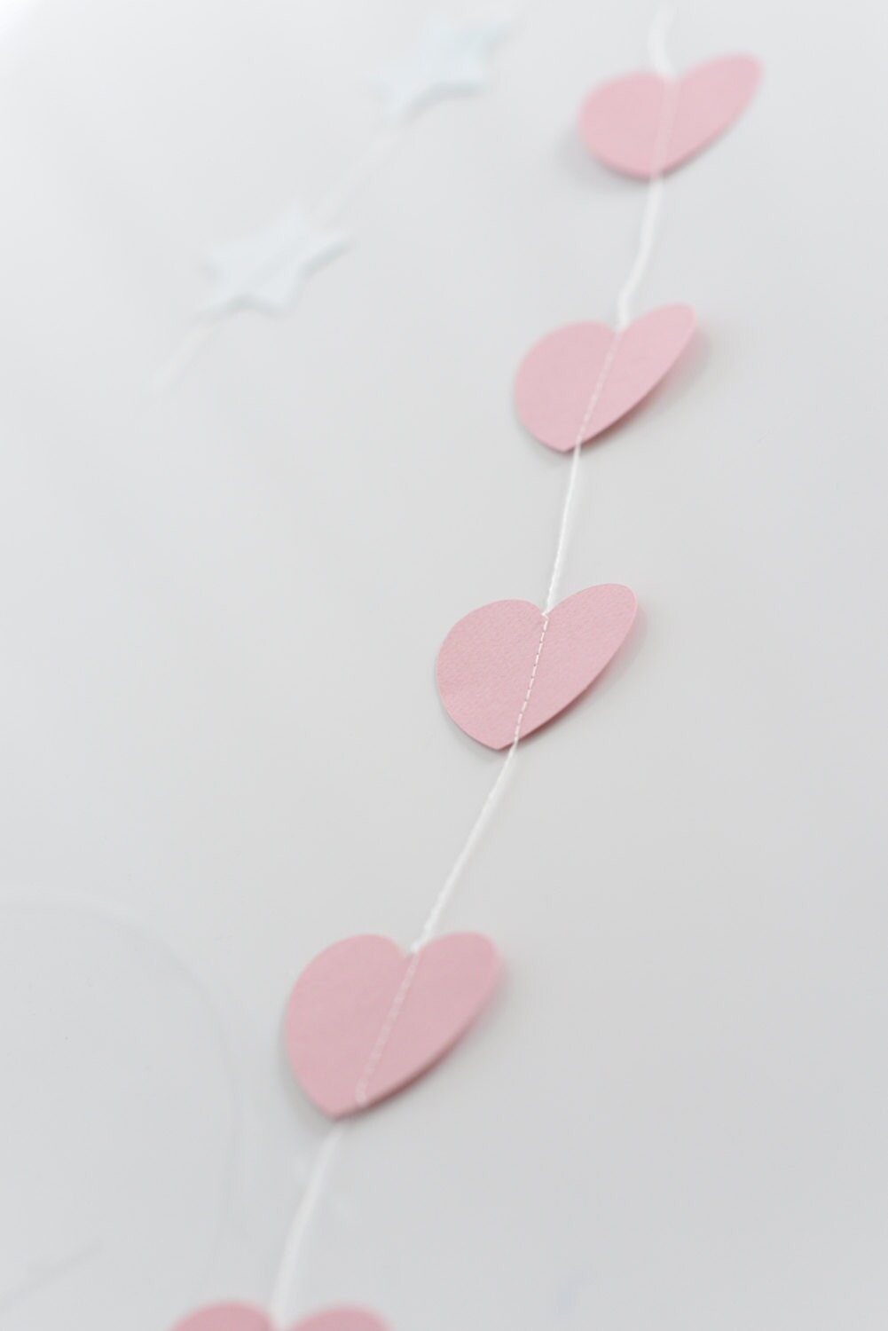 Guirlande Cœur Papier QeeFop 52 Pieds - Déco Fête Double Face Or & Blanc - Pour Mariage, Anniversaire