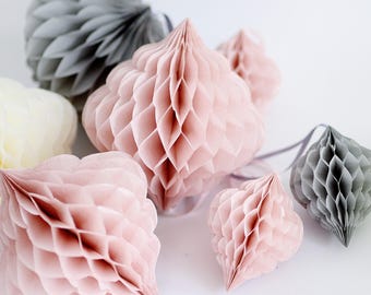 Paper bauble honeycomb decoration - Paper teetotum - Paper Christmas decorations - Wedding decorations - Christmas bauble