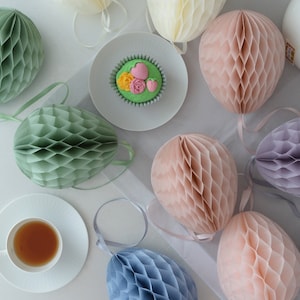 Decoraciones de fiesta de huevos de Pascua de papel en colores pastel apagados, huevos de papel de panal, baby shower, fiesta de cumpleaños, aula, hogar, tienda, decoración de escaparates, regalo