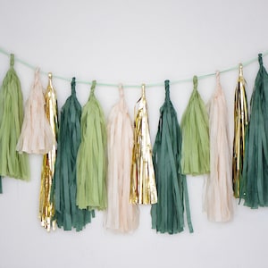 Green and gold Paper Tassel Garland finge bunting Birthday garland paper decorations Fringe garland baby shower bridal shower balloon tail