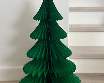 Sapin de Noël à paillettes en papier nid d'abeille à poser - 90 cm - Couleur Aléatoire - Jour de Fête - Enchanté - Tables de Noël Sapin de Noël à paillettes en papier nid d'abeille à poser - 90 cm - Couleur Aléatoire - Jour de Fête - Enchanté - Tables de Noël