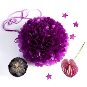 Decorazioni per feste con pompon in carta velina color prugna, fiori di carta viola brillante, varie misure, per matrimoni, compleanni, baby shower, addii al nubilato