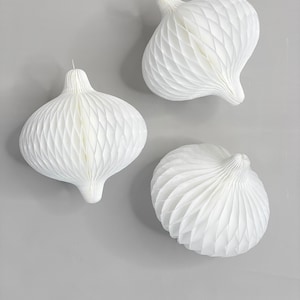 Mini palline di carta bianche a nido d'ape - 3 palline / Decorazioni natalizie / Decorazioni di carta / Decorazioni natalizie