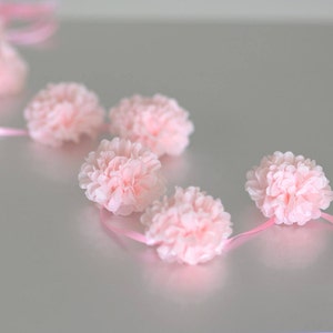 Ghirlanda di pompon di carta / Ghirlanda di fiori di carta / Decorazione floreale per matrimoni / Decorazione rosa per feste