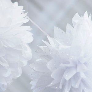 Pompon di carta bianco con diamanti - Fiori di carta Shimmer White - Decorazioni per matrimoni