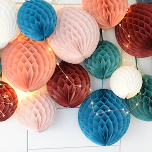 Vintage Romantic decorations - paper  honeycomb set | Paper honeycomb set of 6 | Rustic wedding decorations