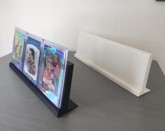 Trading card stand for 3 cards in black or white / Pokémon / Yu-Gi-Oh / Football