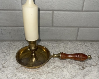 Portavelas de latón vintage Hosley Int con mango de madera