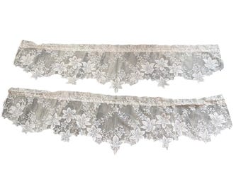 Juego de 2 cortinas transparentes vintage de encaje blanco con estampado floral, panel con cenefa, 57 x 16 pulgadas cada una.