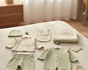 10 Piece Newborn Cotton Hospital Outfit Set: Turtle Print Unisex Baby Clothes, Baby Gift