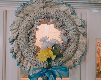 Corona de tela hecha a mano / Decoración primaveral de encaje de algodón