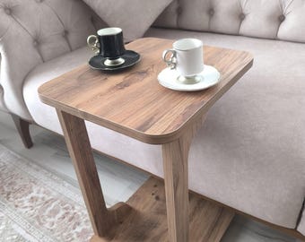 Verrijdbare bijzettafel: moderne spaanplaat banktafel met wielen