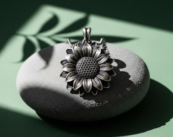 Sonnenblume Halskette, Sterling Silber oxidiert, botanische Anhänger