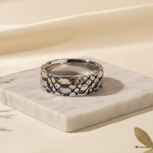 Lizard Scale Ring Band 925 Sterling Silver Oxidized, Reptile Texture Nature Organic Statement Ring