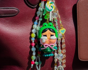 Llavero de niña rana con cuentas: borla de Swarovski, jaspe, ópalo y cuarzo.