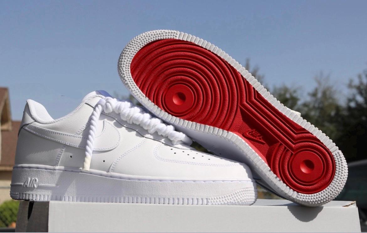 white forces red bottom