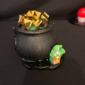 40oz Stanley topper/Nameplates St. Patrick’s Day Pot of Gold.