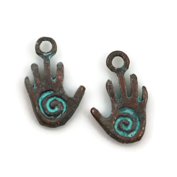 Hand mit Spirale Charme - grüne Patina - 9 x 13 mm - kleine Yoga spirituellen Charme - QTY: 12 oder 18