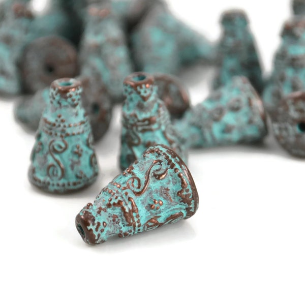 2 Mykonos Bali Stil Konus Wulst - 17 mm grüne Patina - griechischen Casting Perlen