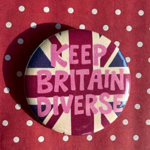 Vintage Style Anti Racism 58mm Badge Pin | Keep Britain Diverse  | Retro 60s 70s 80s 90s Y2K Button