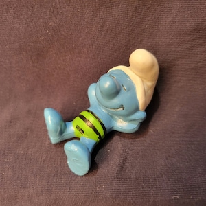 Vintage Sunbather Green Smurf Figurine